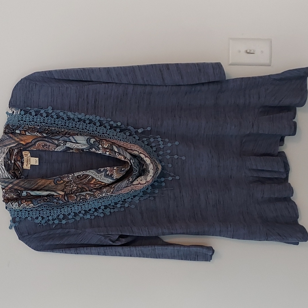 NWOT Sz L Ruffle Bottom Blouse w Attached Scarf-Removable, 3/4L Sleeve